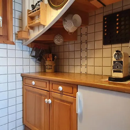 Cheechako By Interhome 木屋