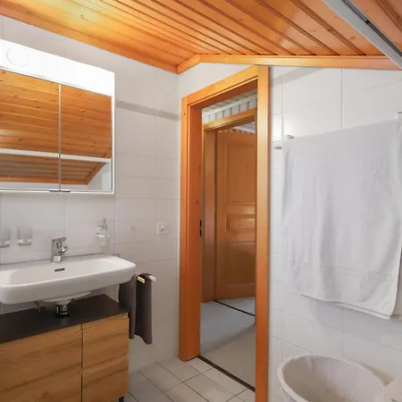 Chalet Cheechako By Interhome